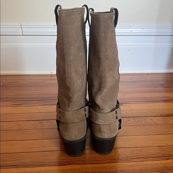 NWOT Steve Madden Ruskin Suede Harness Boots - Taupe - Size 8 - Picture 9 of 12